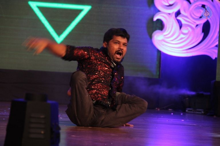 Mega 60 Celebrations 2 - 104 / 105 photos
