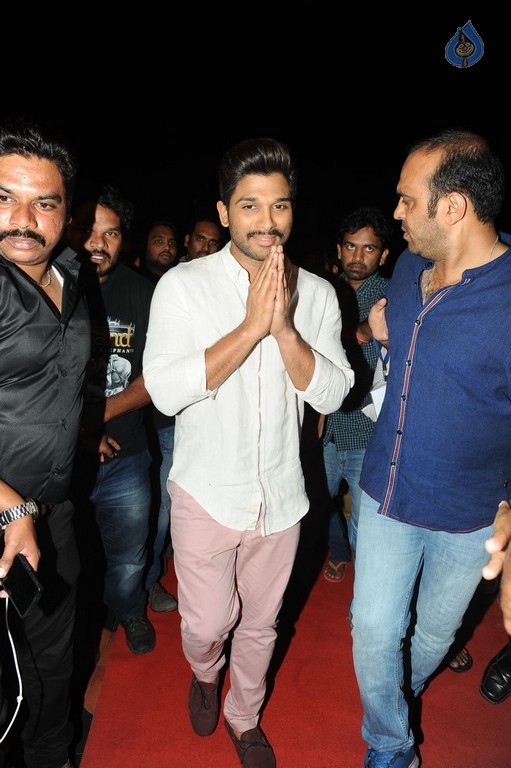Mega 60 Celebrations 3 - 31 / 133 photos