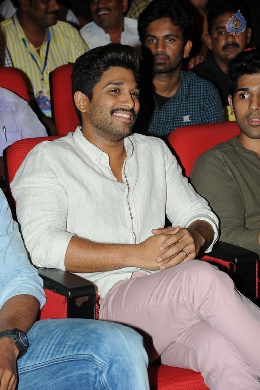 Mega 60 Celebrations 3 - 47 / 133 photos
