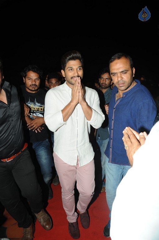 Mega 60 Celebrations 3 - 51 / 133 photos