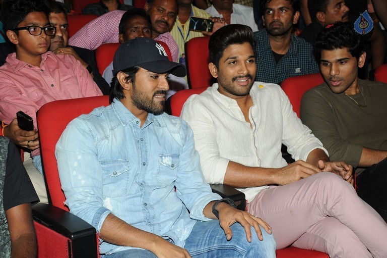 Mega 60 Celebrations 3 - 127 / 133 photos