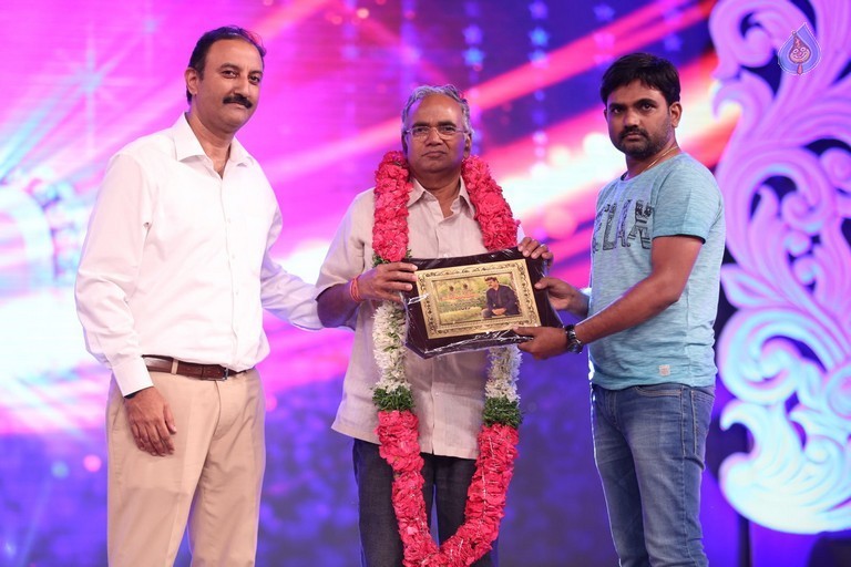 Mega 60 Celebrations 4 - 45 / 92 photos