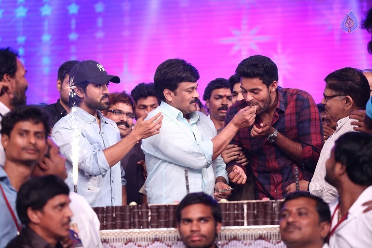 Mega 60 Celebrations 5 - 66 / 93 photos