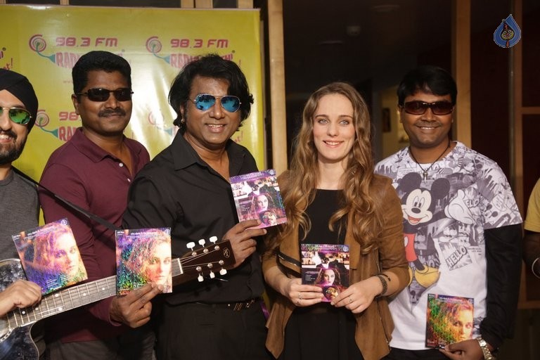 Meherbaan Song Launch at Radio Mirchi - 14 / 42 photos