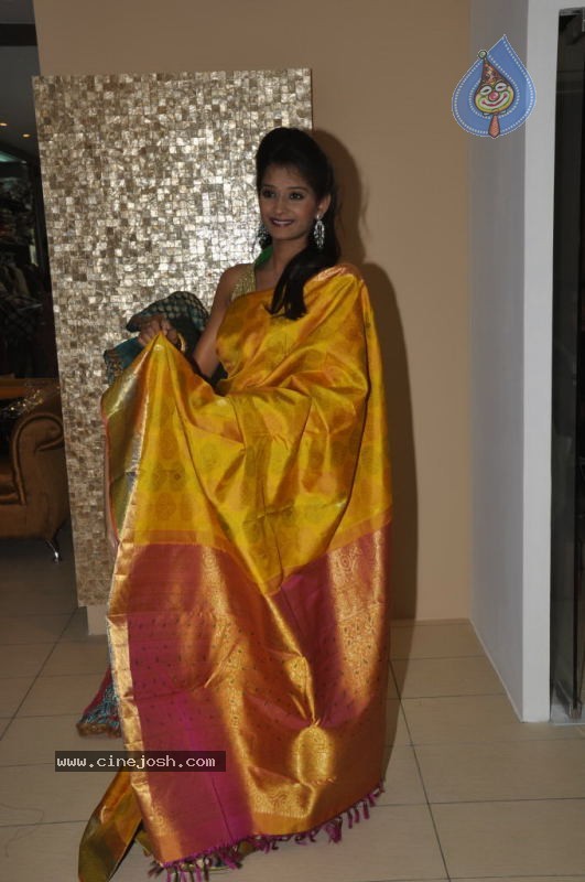 Models at TRISHA A Trendy Wish - 96 / 97 photos