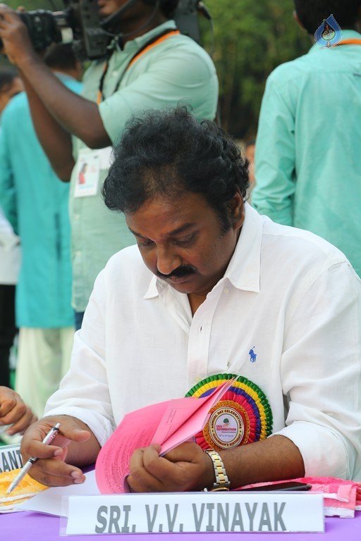 Mohan Babu Birthday Celebrations at Vidyanikethan - 12 / 94 photos