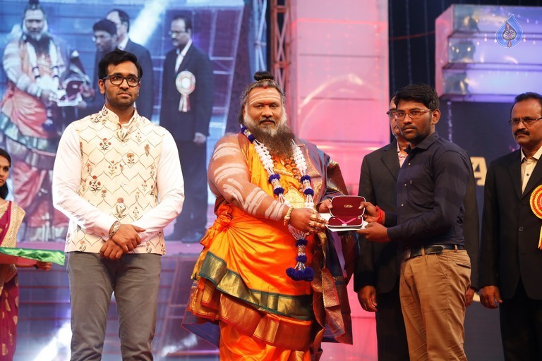 Mohan Babu Birthday Celebrations at Vidyanikethan - 37 / 94 photos