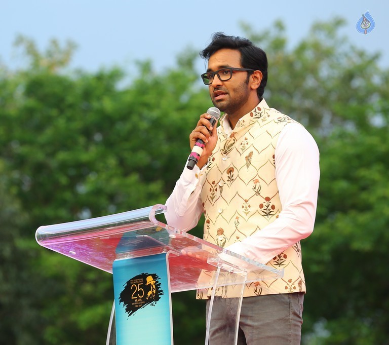 Mohan Babu Birthday Celebrations at Vidyanikethan - 39 / 94 photos