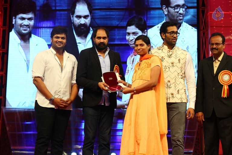 Mohan Babu Birthday Celebrations at Vidyanikethan - 70 / 94 photos