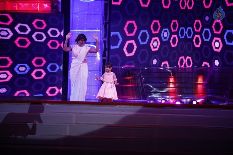 Mohan Babu Birthday Celebrations at Vidyanikethan - 77 / 94 photos