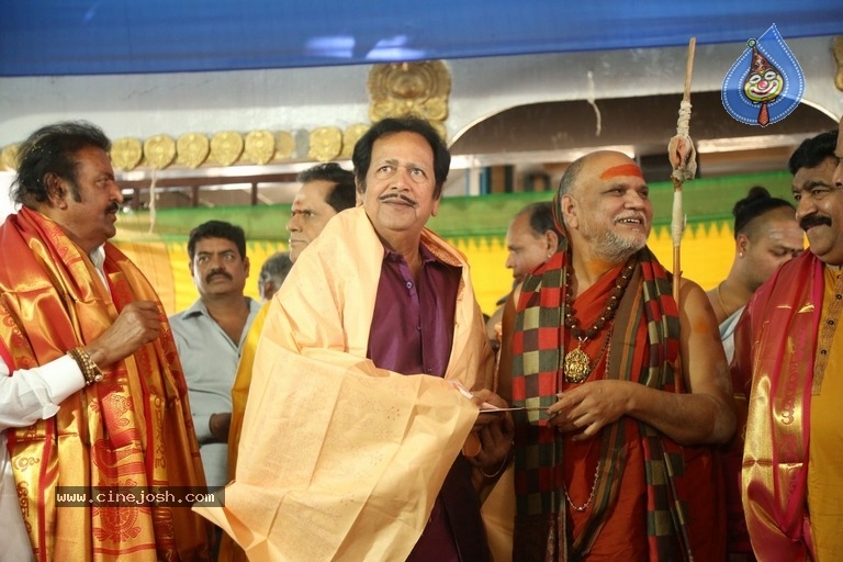 Mohan Babu as Chairman Of Film Nagar Daiva Sannidhanam - 4 / 36 photos