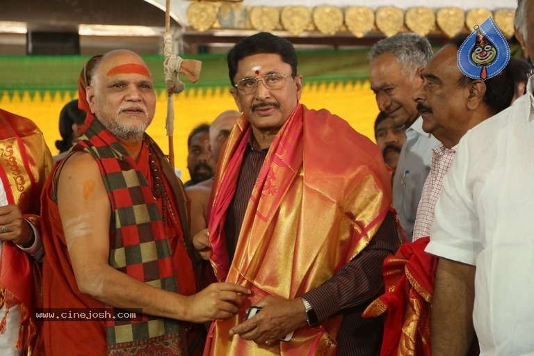 Mohan Babu as Chairman Of Film Nagar Daiva Sannidhanam - 17 / 36 photos