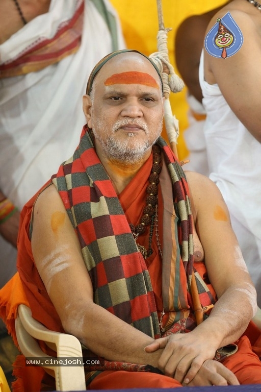 Mohan Babu as Chairman Of Film Nagar Daiva Sannidhanam - 18 / 36 photos