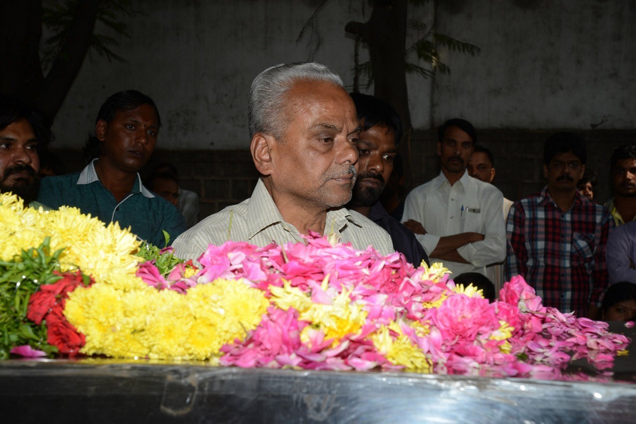 MS Narayana Condolences Photos 01 - 52 / 145 photos