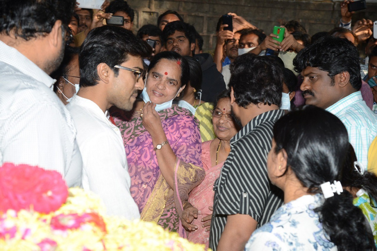 MS Narayana Condolences Photos 02 - 67 / 145 photos