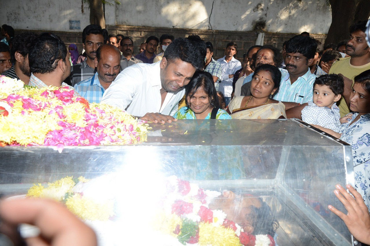 MS Narayana Condolences Photos 02 - 91 / 145 photos