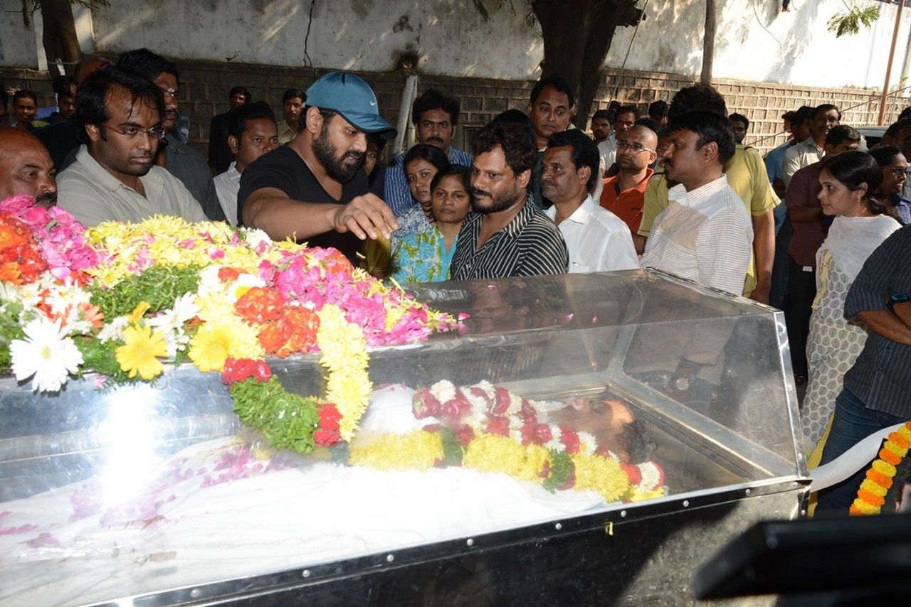 MS Narayana Condolences Photos 02 - 116 / 145 photos