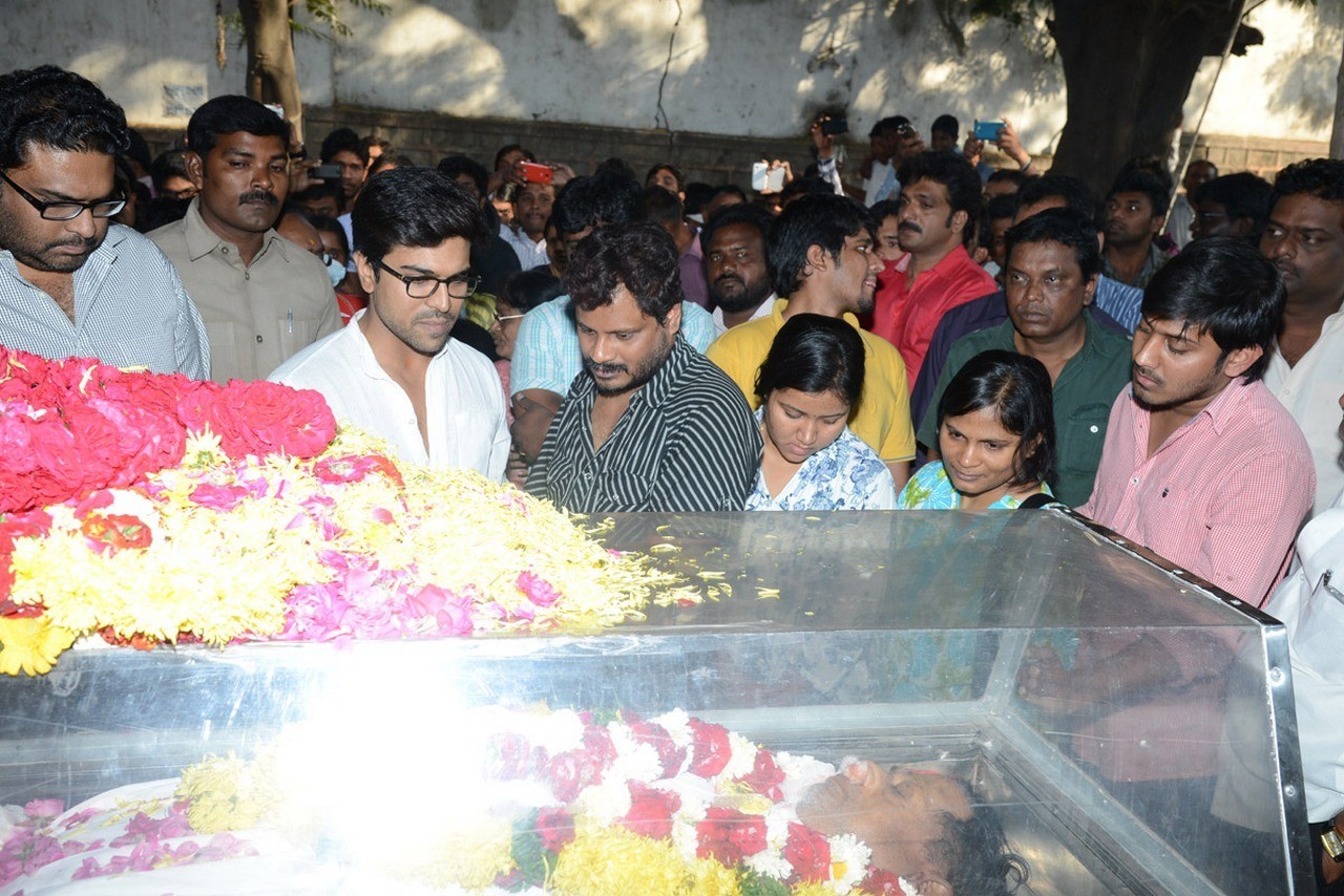 MS Narayana Condolences Photos 02 - 122 / 145 photos