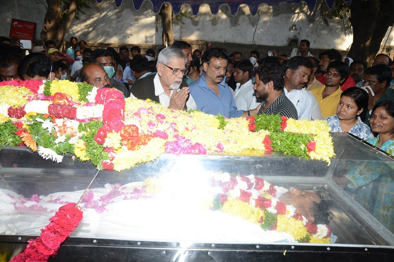 MS Narayana Condolences Photos 02 - 143 / 145 photos