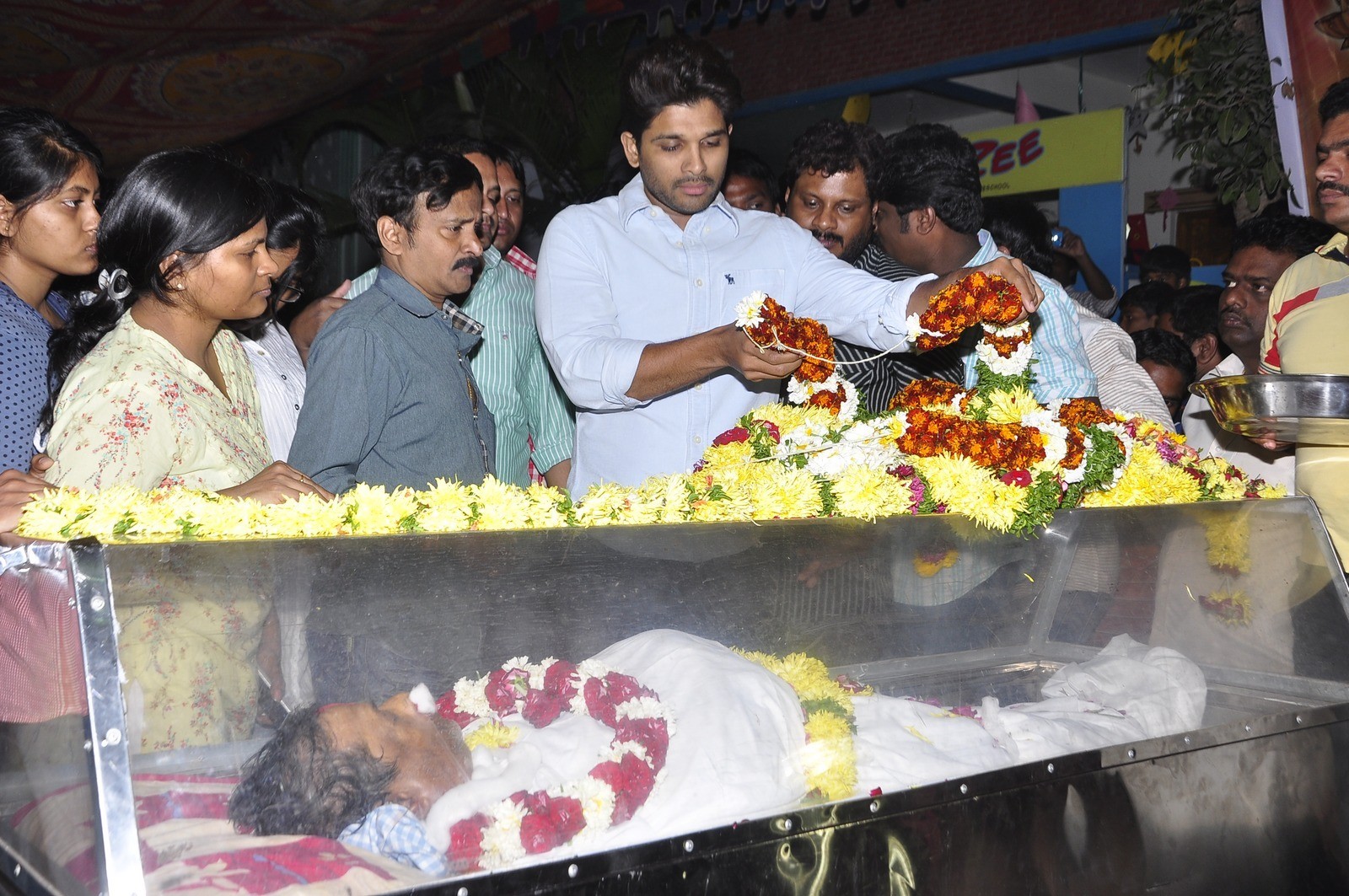 MS Narayana Condolences Photos 03 - 1 / 88 photos