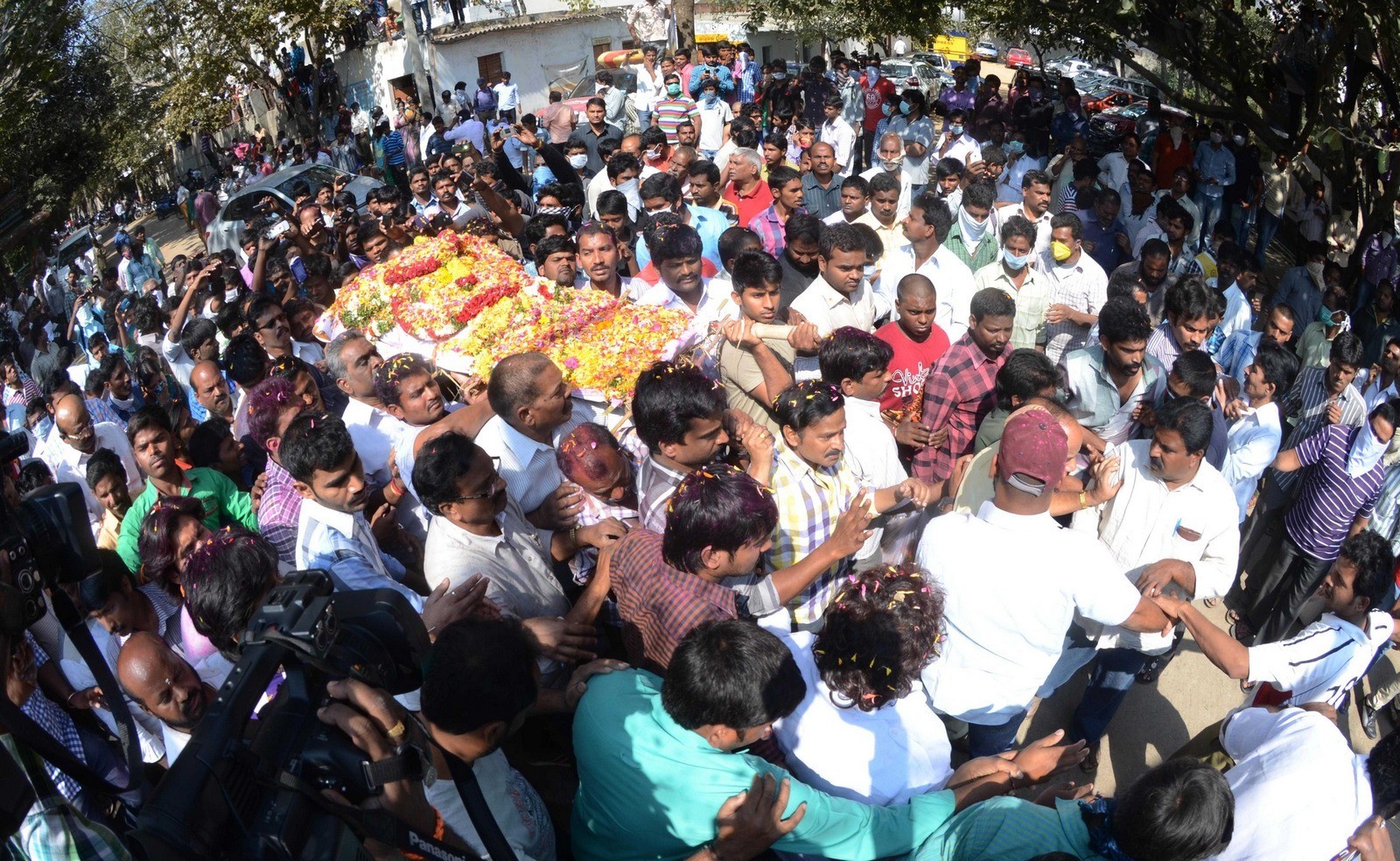 MS Narayana Condolences Photos 03 - 15 / 88 photos