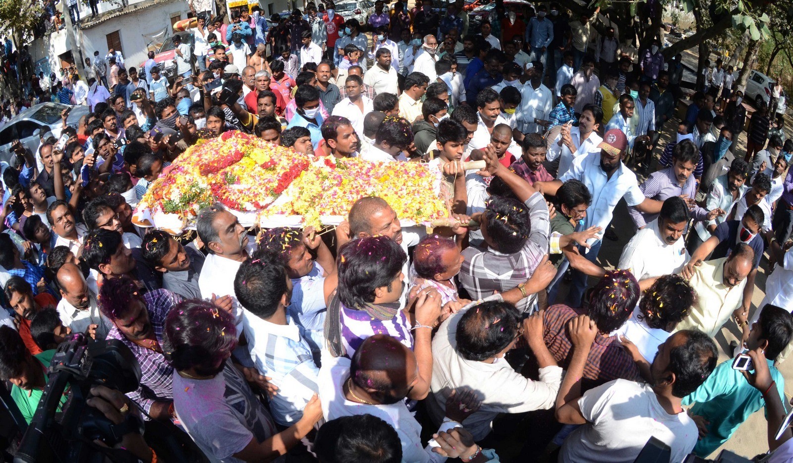 MS Narayana Condolences Photos 03 - 33 / 88 photos