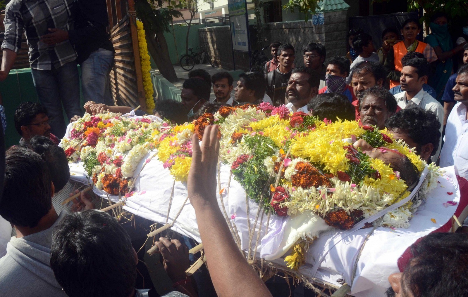 MS Narayana Condolences Photos 03 - 36 / 88 photos