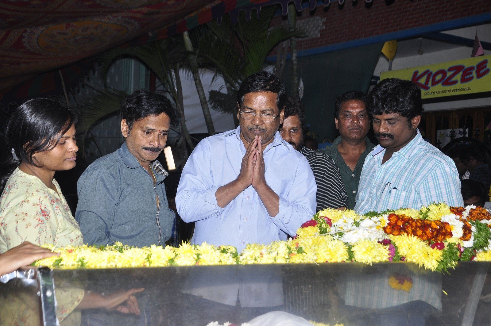 MS Narayana Condolences Photos 03 - 67 / 88 photos