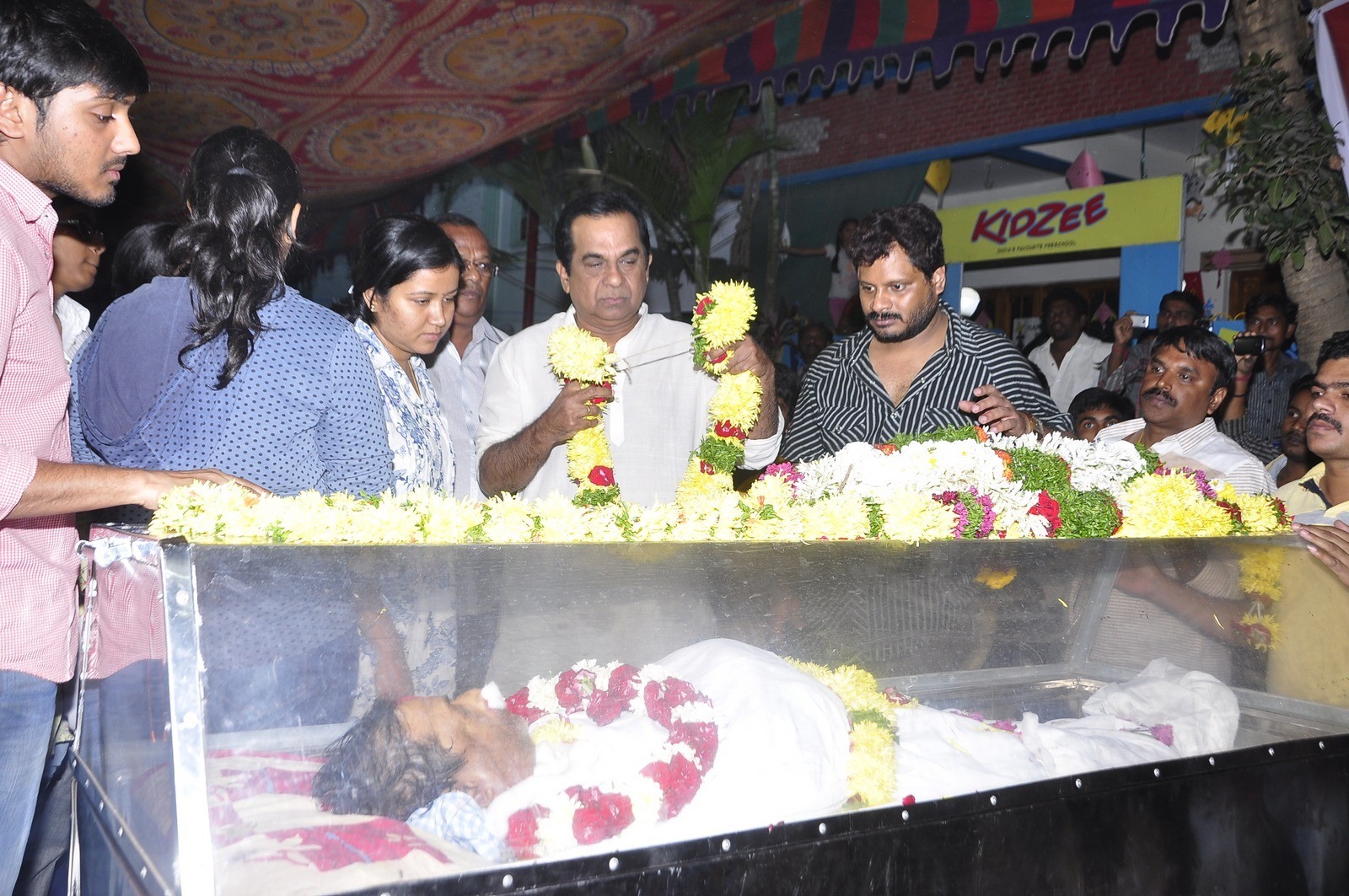 MS Narayana Condolences Photos 03 - 73 / 88 photos