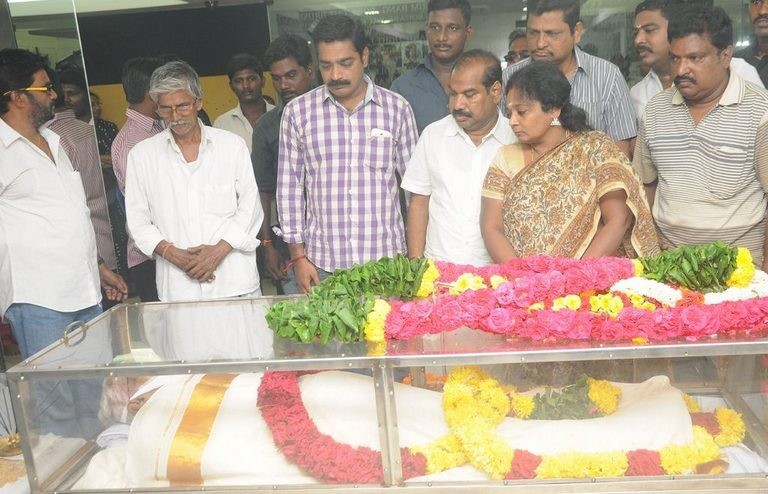 MS Viswanathan Condolences Photos - 30 / 59 photos