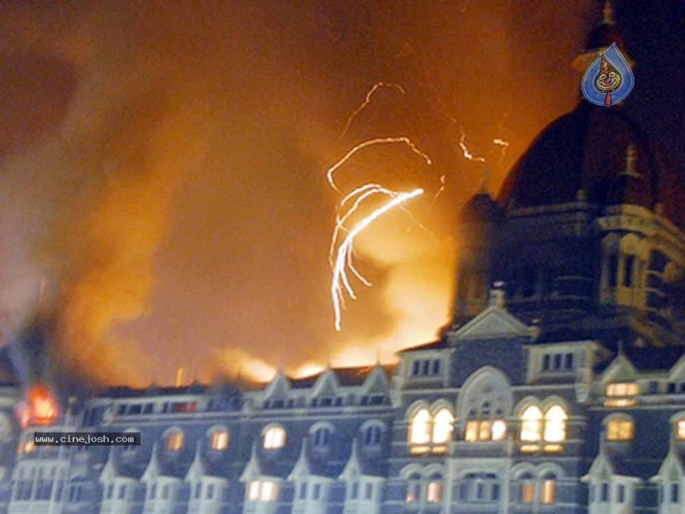   Mumbai Terror Attacks  - 18 / 33 photos