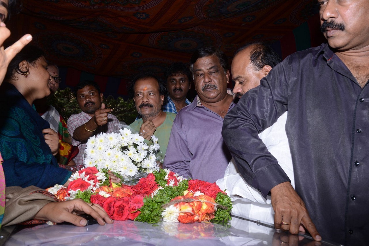 Music Director Chakri Condolences Photos 01 - 5 / 101 photos