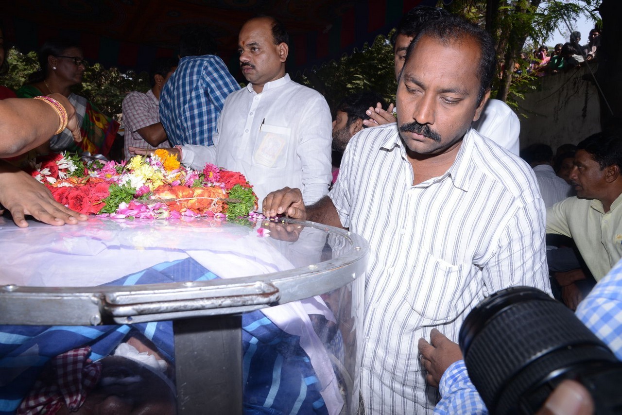 Music Director Chakri Condolences Photos 01 - 20 / 101 photos