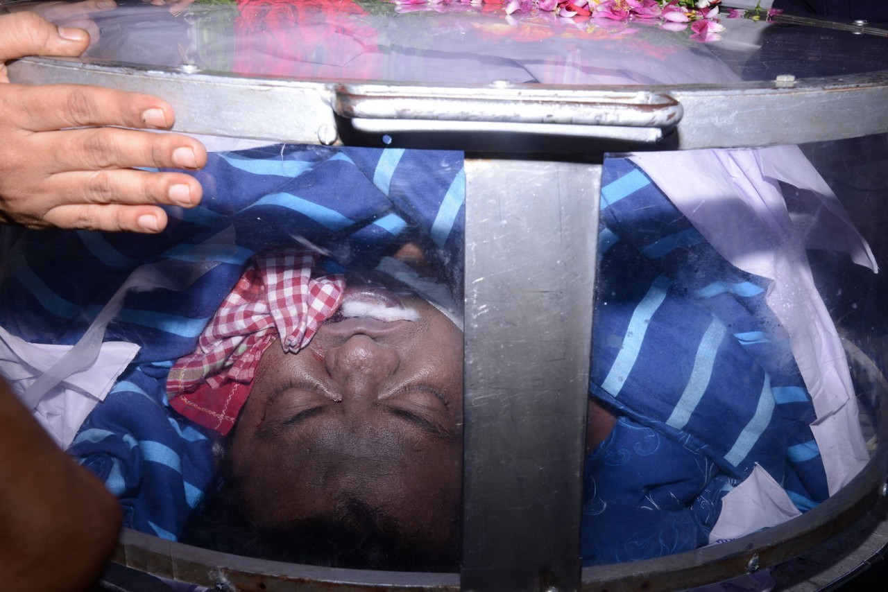 Music Director Chakri Condolences Photos 01 - 77 / 101 photos
