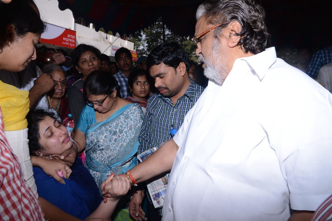 Music Director Chakri Condolences Photos 01 - 78 / 101 photos