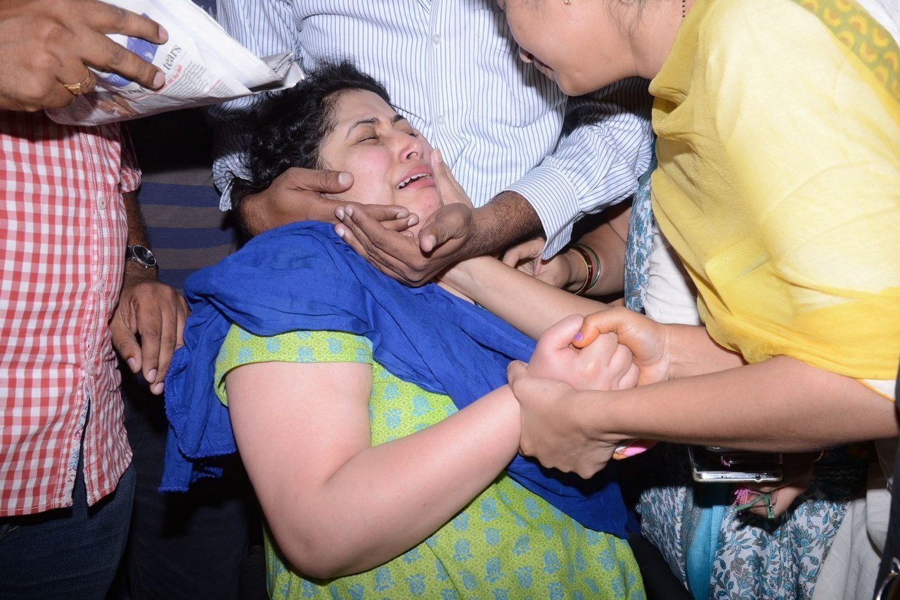 Music Director Chakri Condolences Photos 01 - 98 / 101 photos