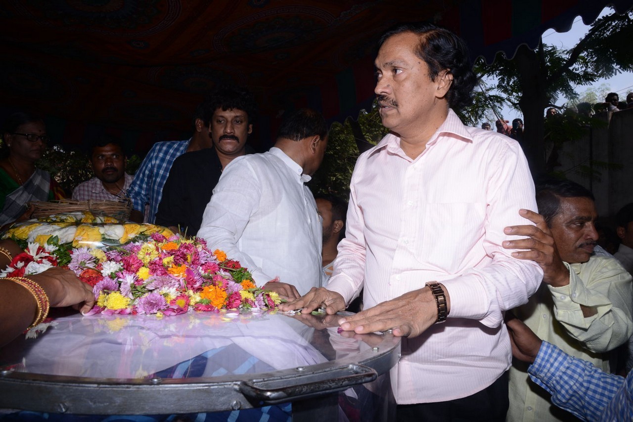Music Director Chakri Condolences Photos 02 - 46 / 152 photos