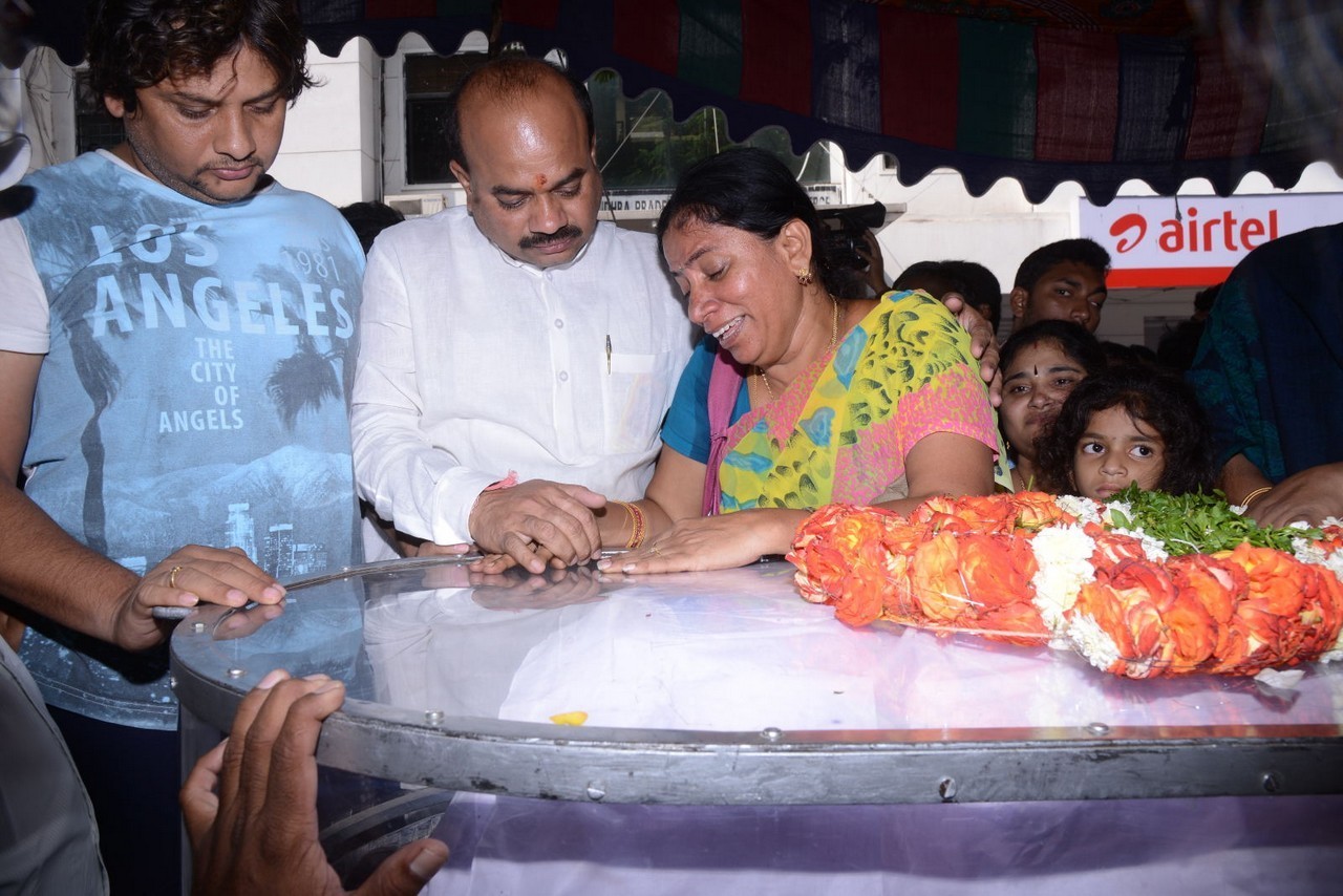 Music Director Chakri Condolences Photos 02 - 48 / 152 photos