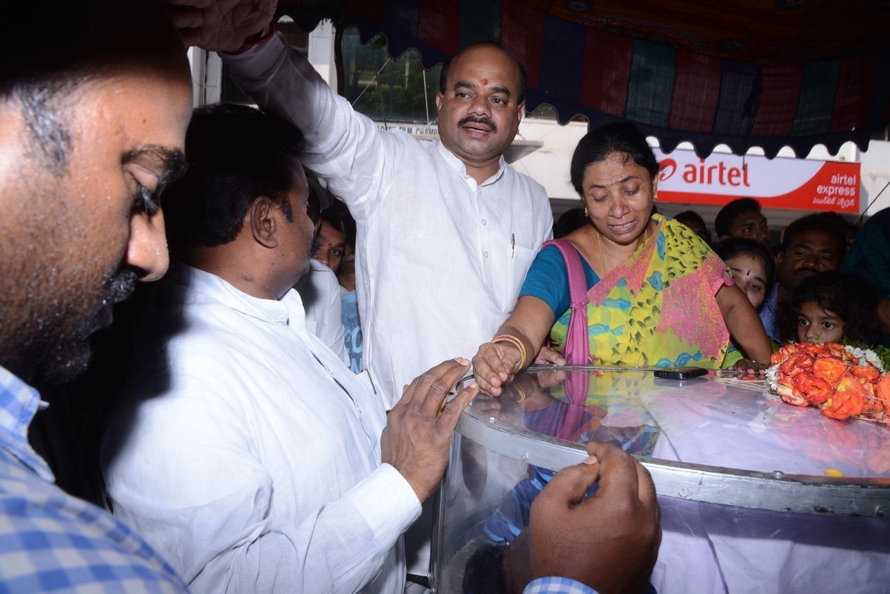 Music Director Chakri Condolences Photos 02 - 61 / 152 photos