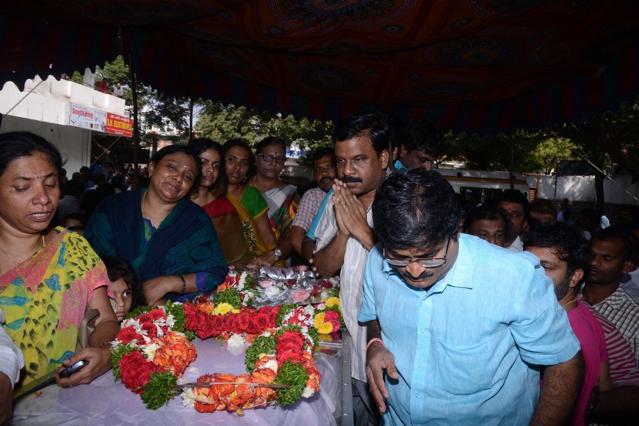 Music Director Chakri Condolences Photos 02 - 64 / 152 photos