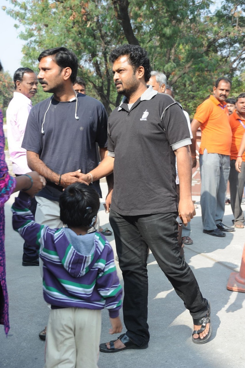 Music Director Chakri Condolences Photos 02 - 82 / 152 photos