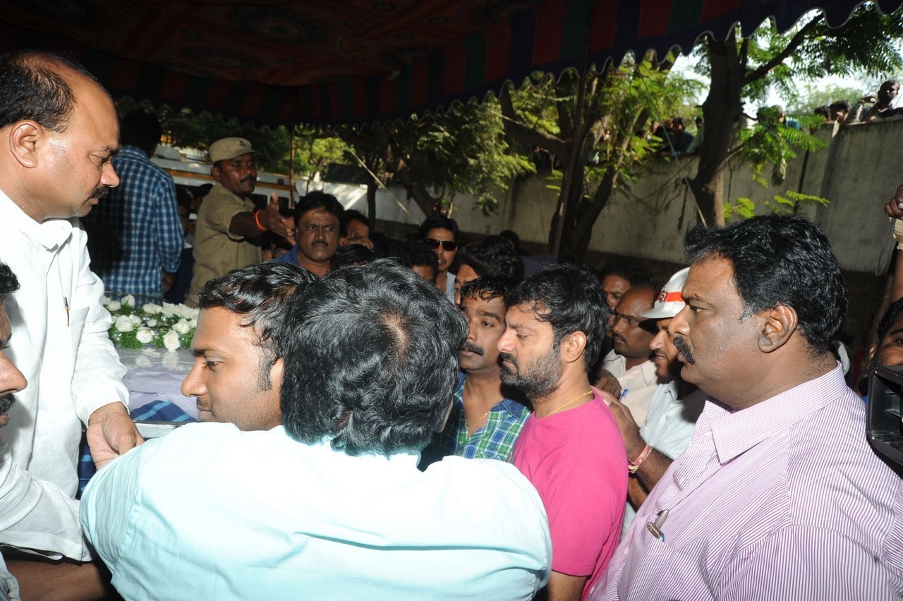 Music Director Chakri Condolences Photos 02 - 105 / 152 photos