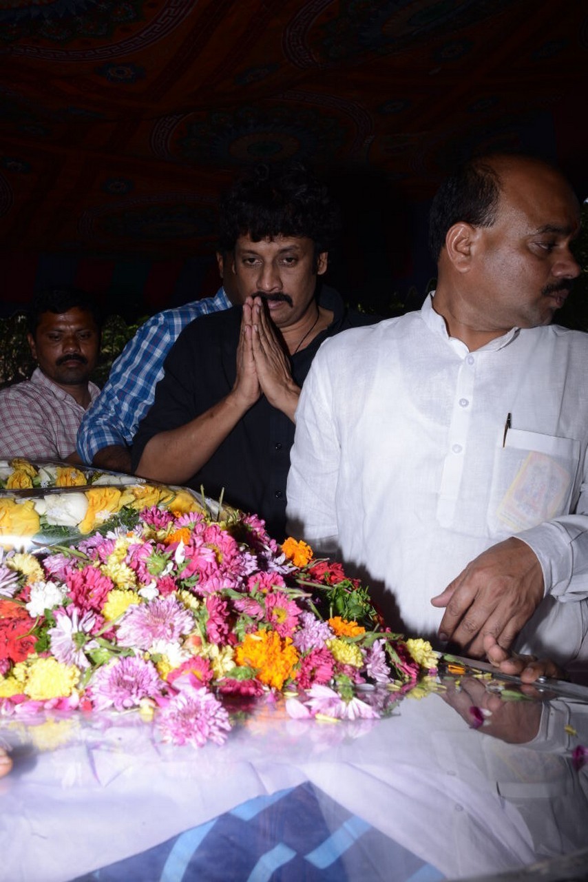 Music Director Chakri Condolences Photos 02 - 124 / 152 photos