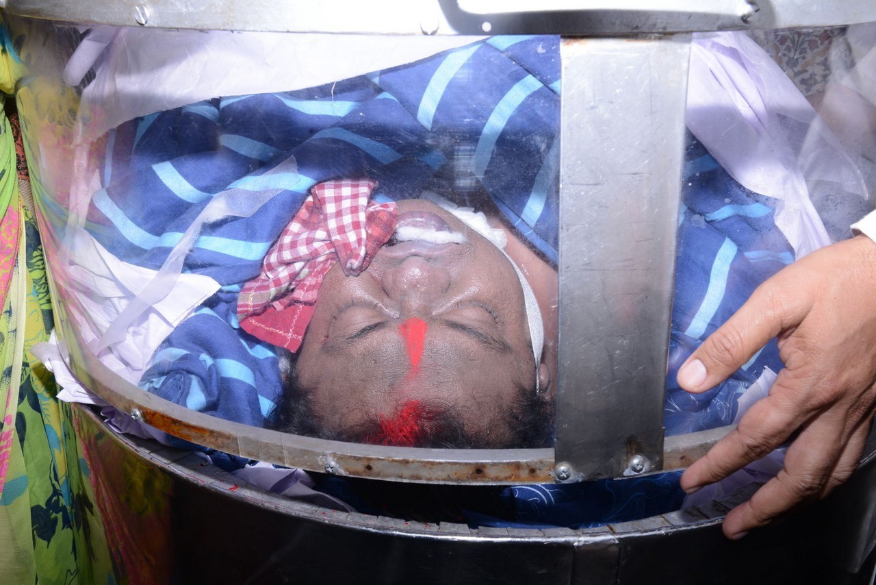 Music Director Chakri Condolences Photos 02 - 142 / 152 photos
