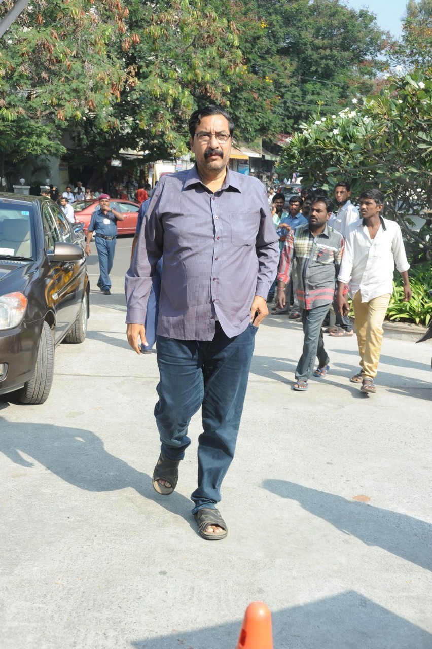 Music Director Chakri Condolences Photos 02 - 144 / 152 photos