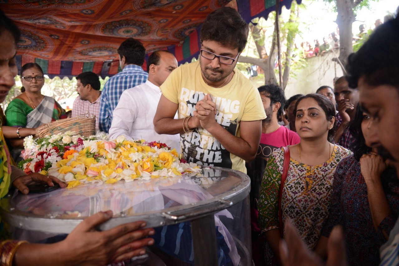 Music Director Chakri Condolences Photos 03 - 10 / 118 photos