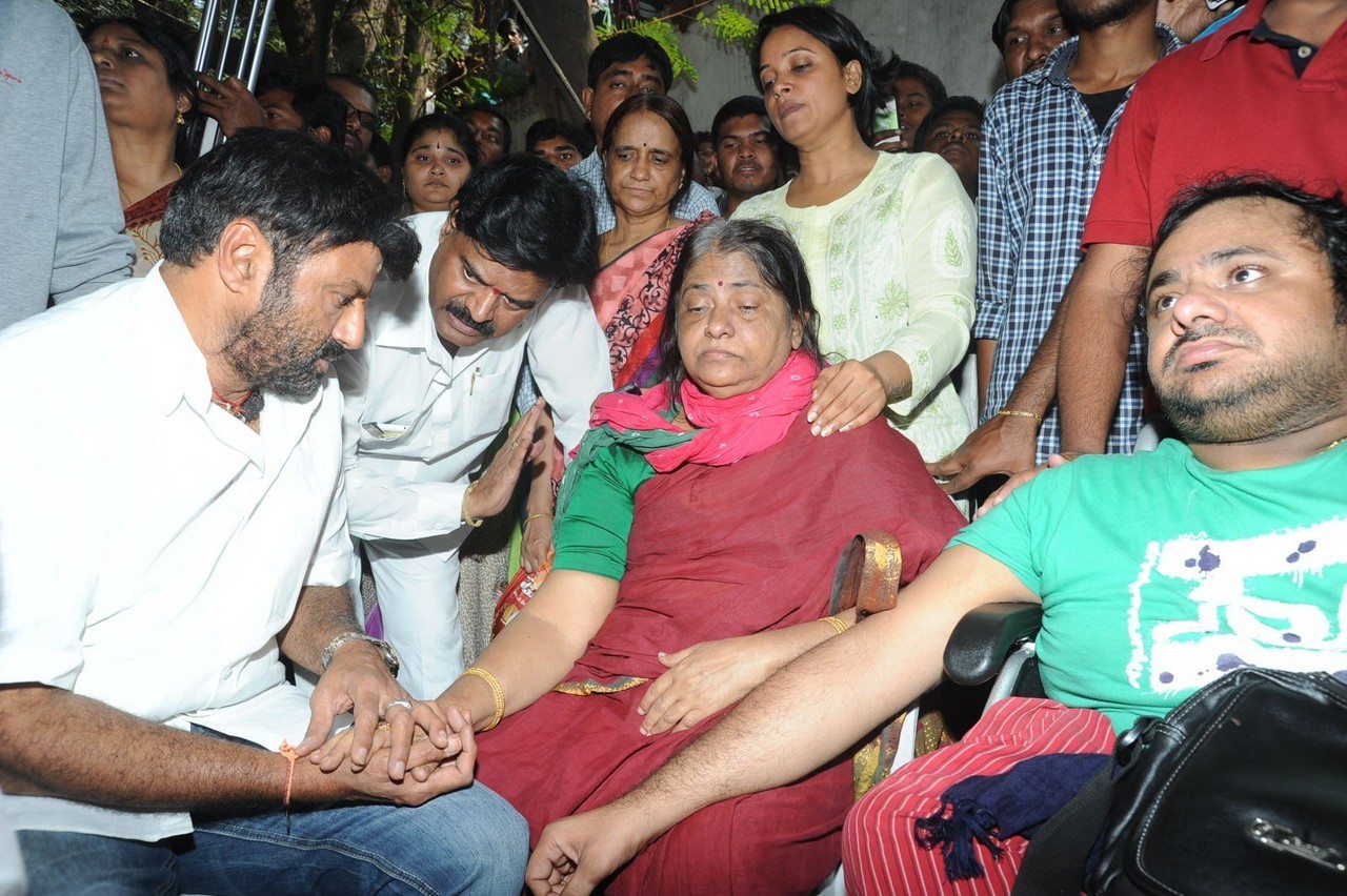 Music Director Chakri Condolences Photos 03 - 42 / 118 photos