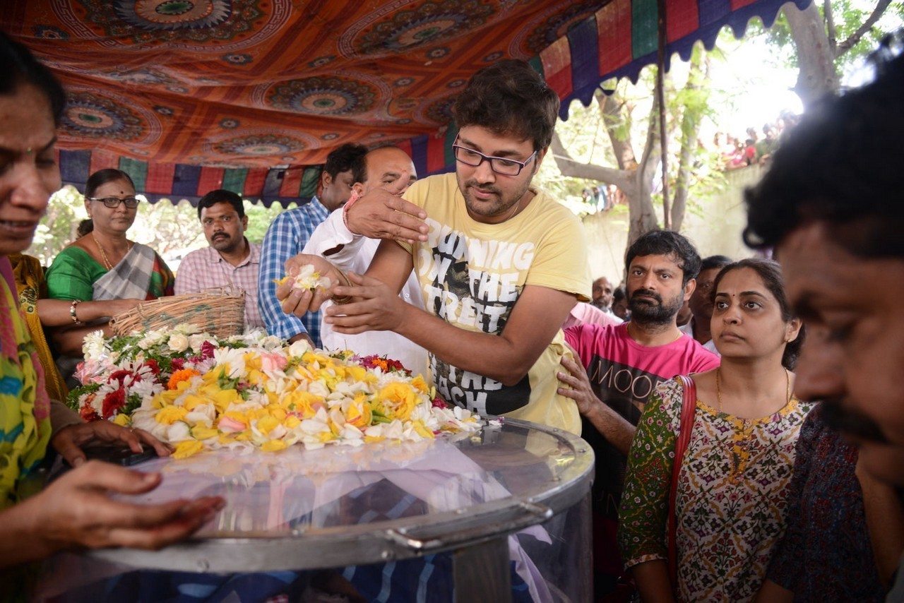 Music Director Chakri Condolences Photos 03 - 50 / 118 photos