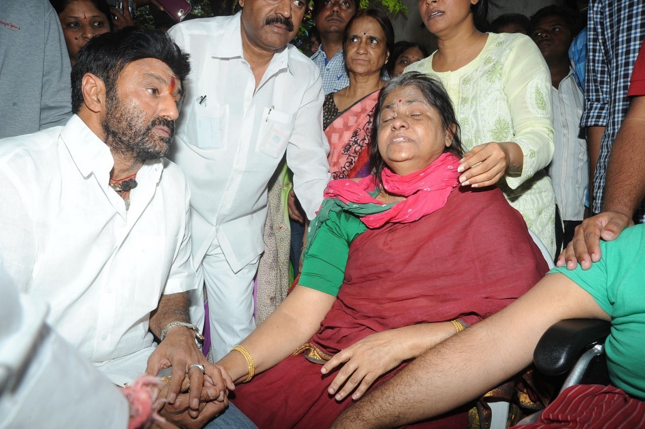 Music Director Chakri Condolences Photos 03 - 59 / 118 photos