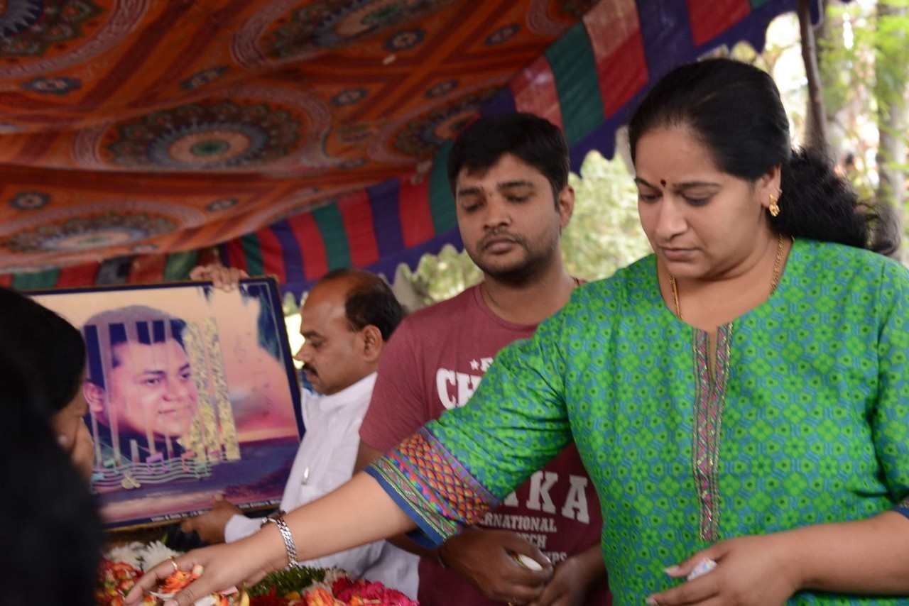 Music Director Chakri Condolences Photos 03 - 96 / 118 photos